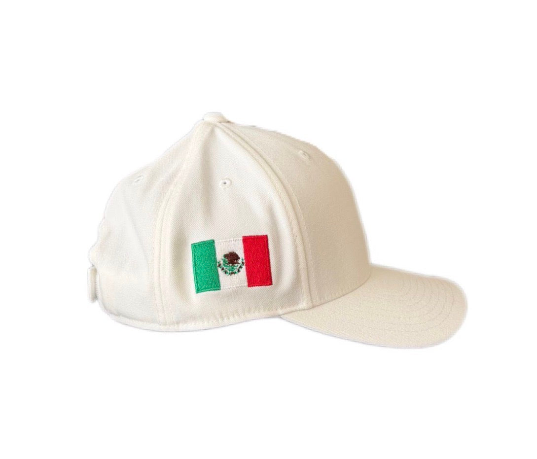 *Edicion Especial Indy500 2026* Gorra Blanca Tipo Curva con Diamante Negro y #5 Neon al frente